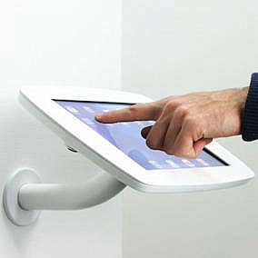 Ipad_kiosk_tegen_de_wand_image1